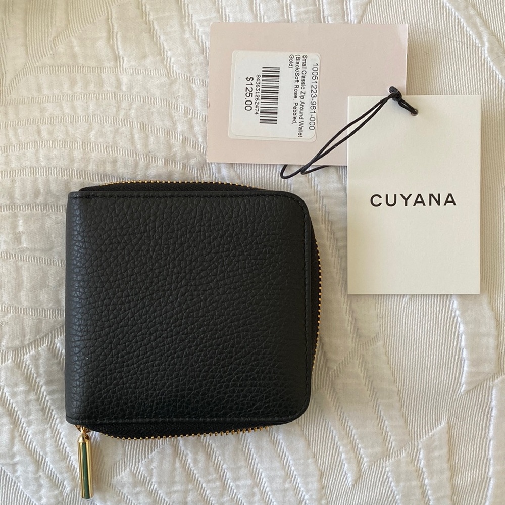Cuyana Zip Wallet (NWT)